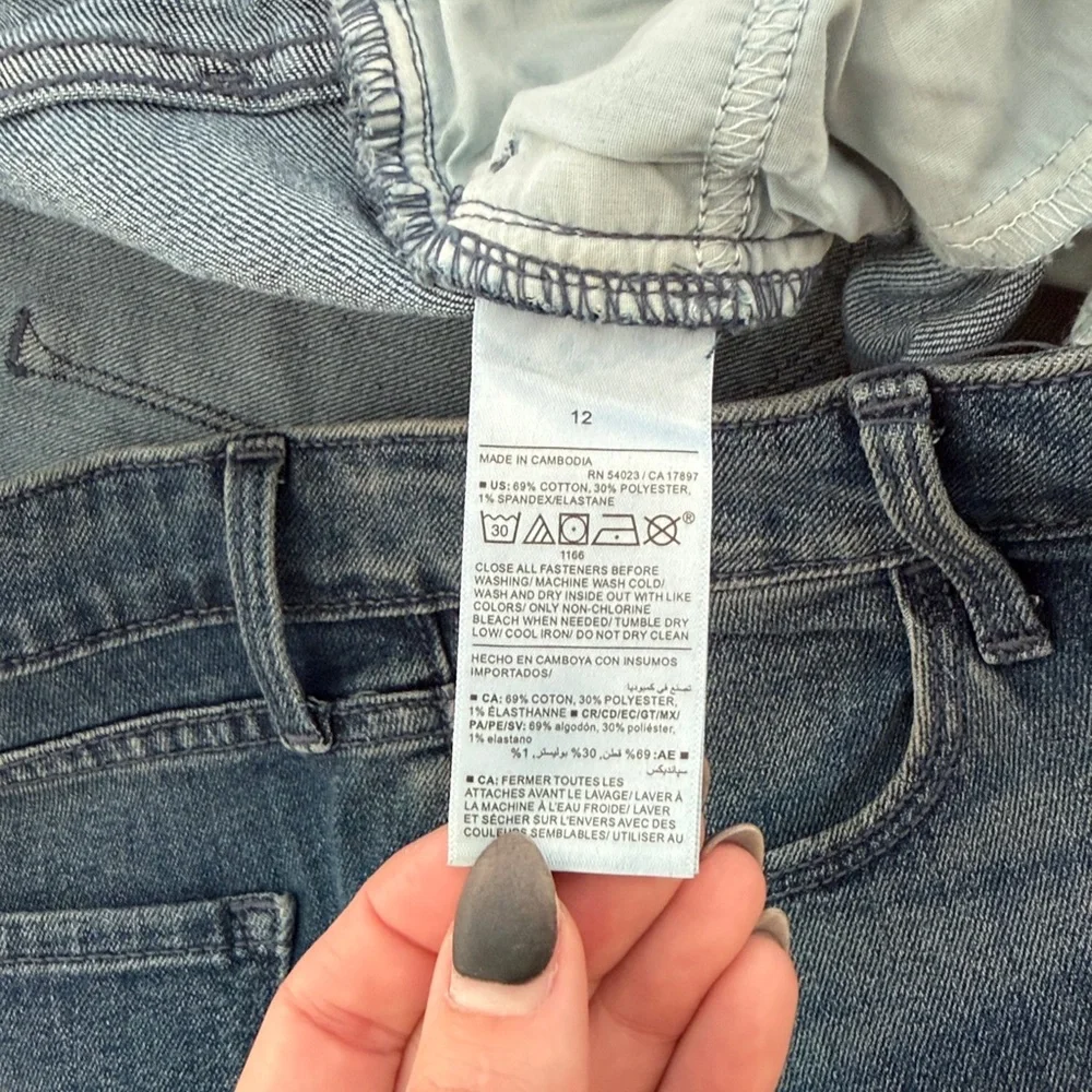 Old Navy High-Waisted Wow Straight Ankle Jeans